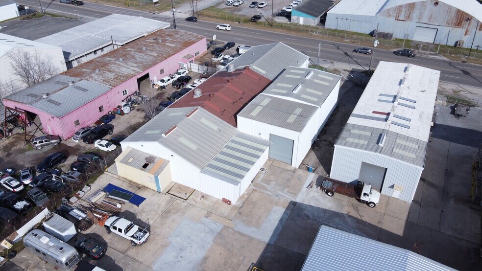 More Photos Of 1130 Destrehan Ave, Harvey Industrial For Sale