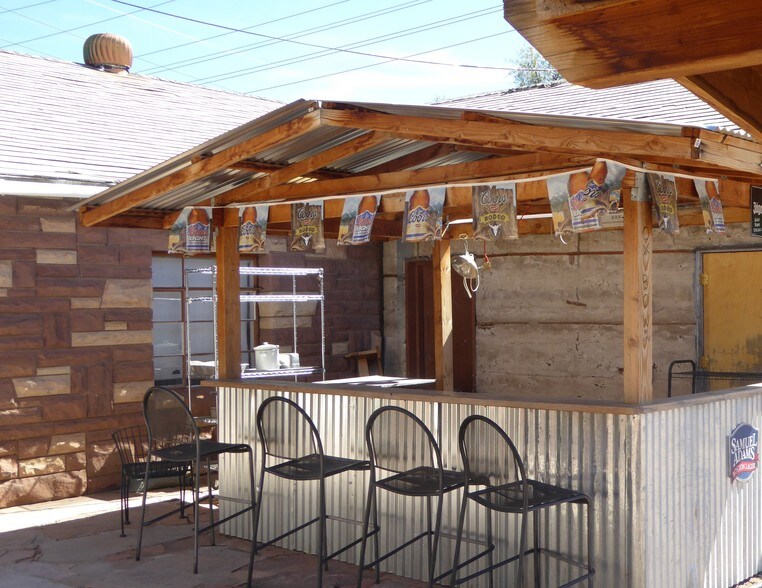 More Photos Of 607 W Main St, Payson Bar For Sale