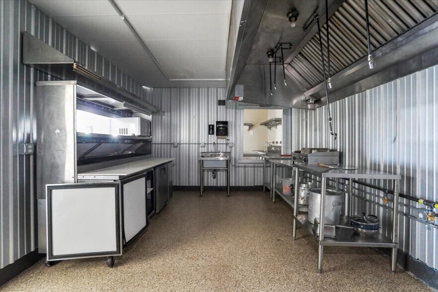 More Photos Of 12621 National Pike, Clear Spring Restaurant For Sale