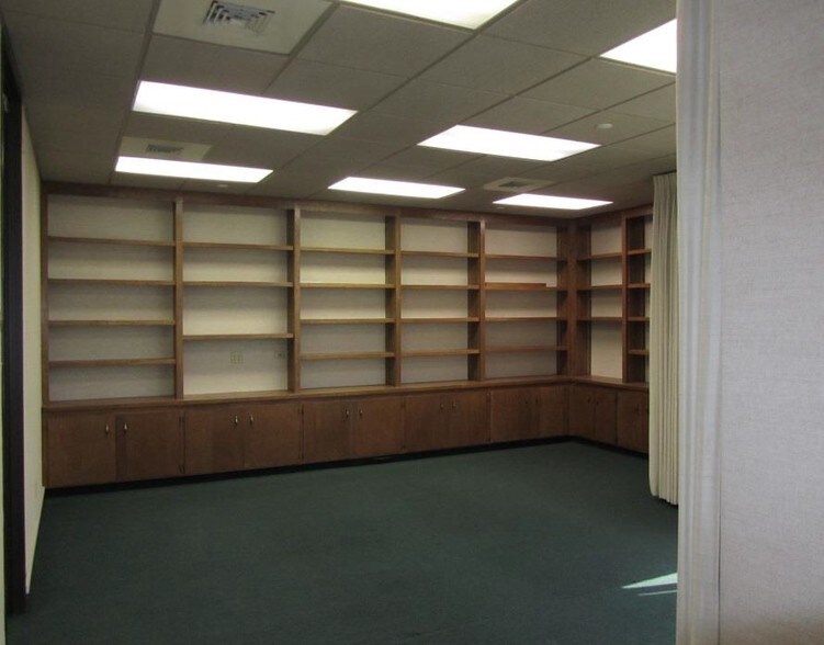 More Photos Of 6262 Weber Rd, Corpus Christi Office For Lease