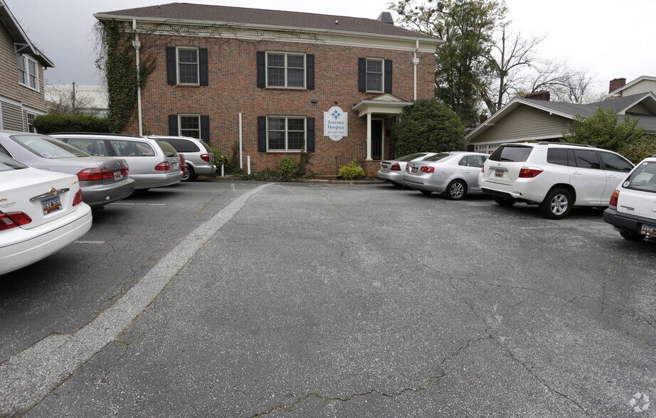 More Photos Of 665 N Academy St, Greenville Office For Lease