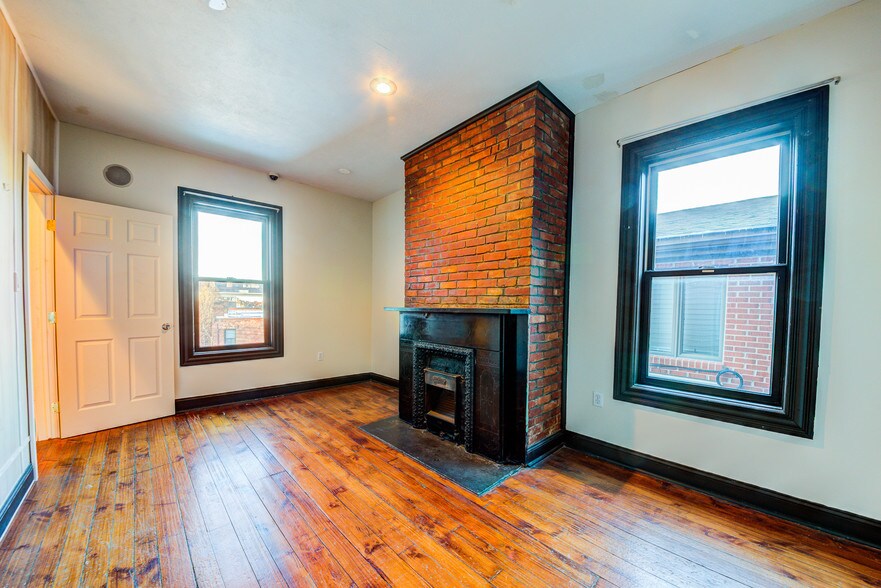 More Photos Of 5817 Ellsworth Ave, Pittsburgh Storefront Retail Office For Lease