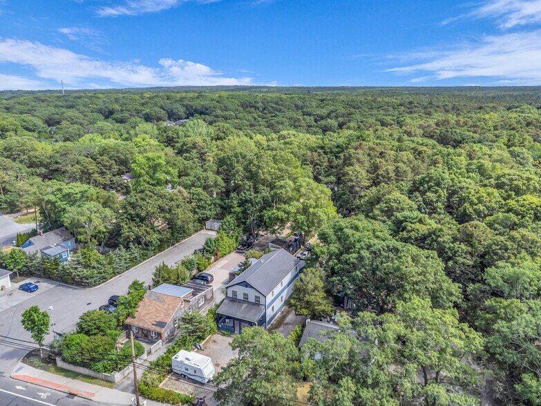 More Photos Of 715 Flanders Rd, Riverhead Office For Sale