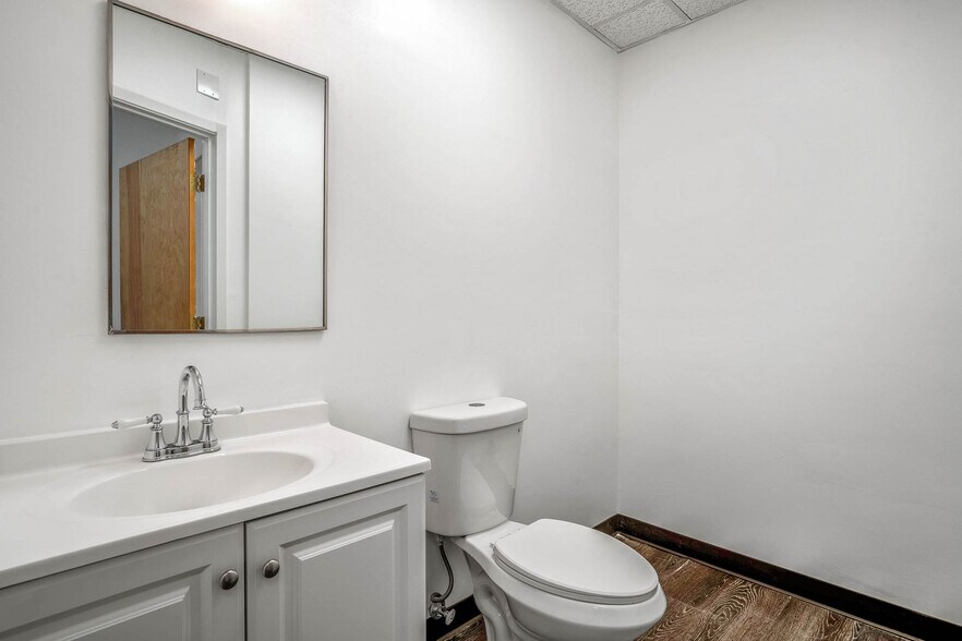 More Photos Of 1405 Luisa St, Santa Fe Office For Lease