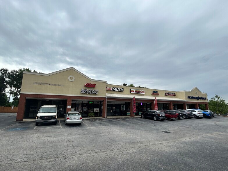 More Photos Of 141-167 Jonesboro Rd, McDonough Unknown For Lease