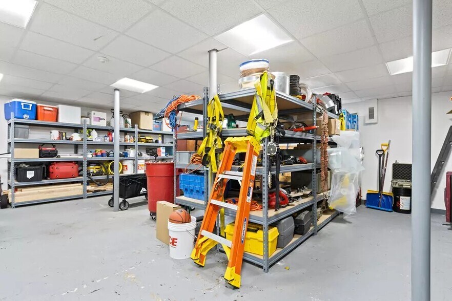 More Photos Of 587 Spring St, Westbrook Office For Sale