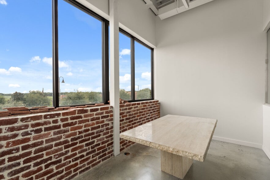 More Photos Of 6514 Highway 90A, Sugar Land Medical For Sale