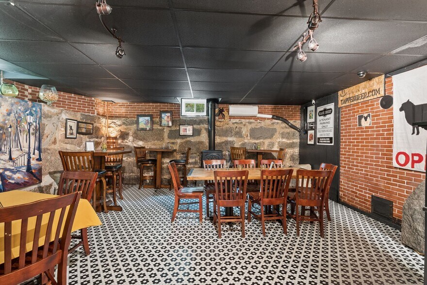 More Photos Of 548 Main St, Fryeburg Hotel For Sale