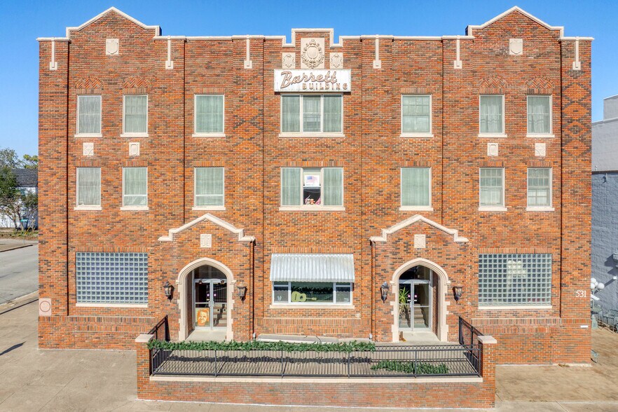 More Photos Of 531 W Main St, Denison Office For Sale