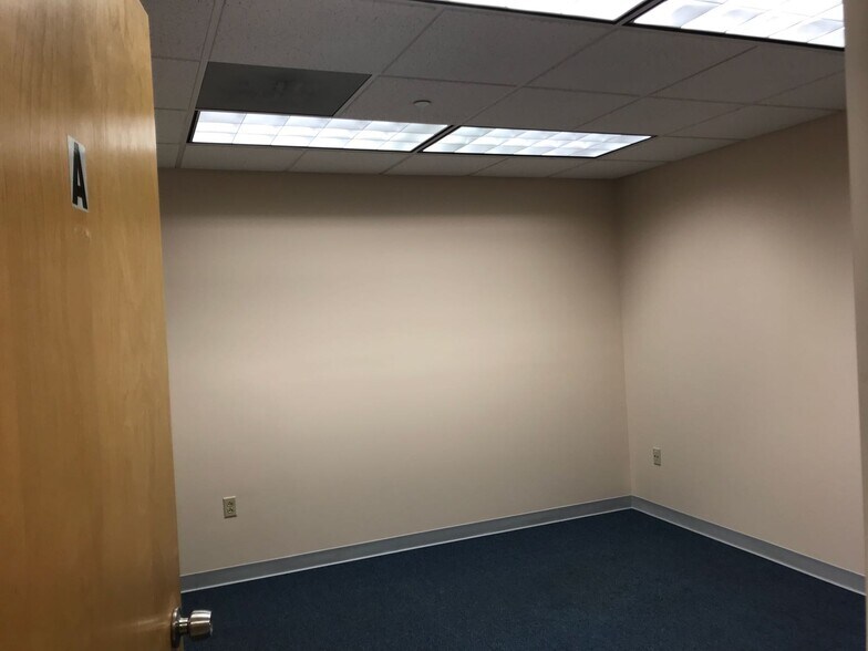 More Photos Of 254 Bridge St, Metuchen Medical For Lease