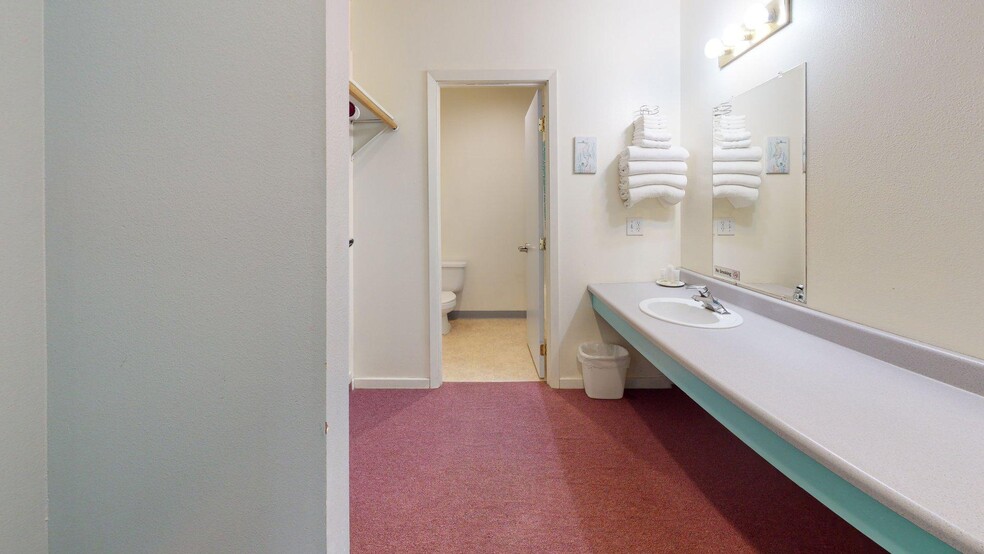 More Photos Of 414 N Park St, Chewelah Hotel For Sale