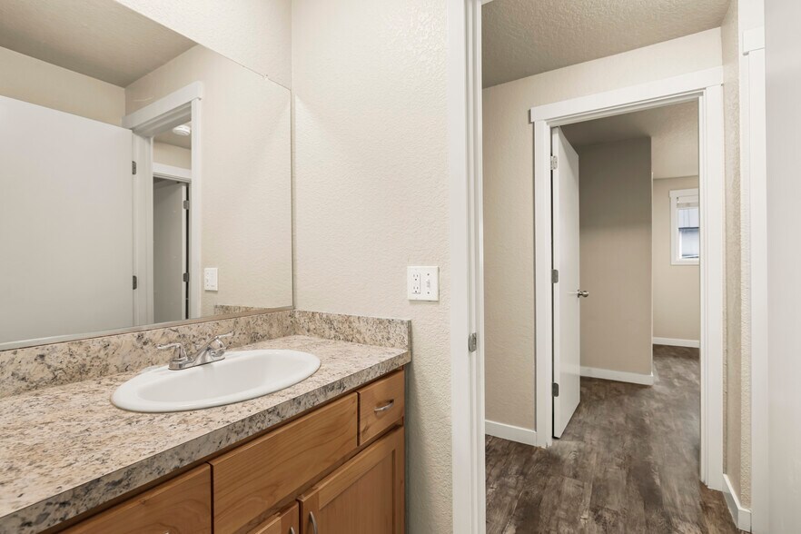 More Photos Of 1570 James St, Woodburn Apartments For Sale