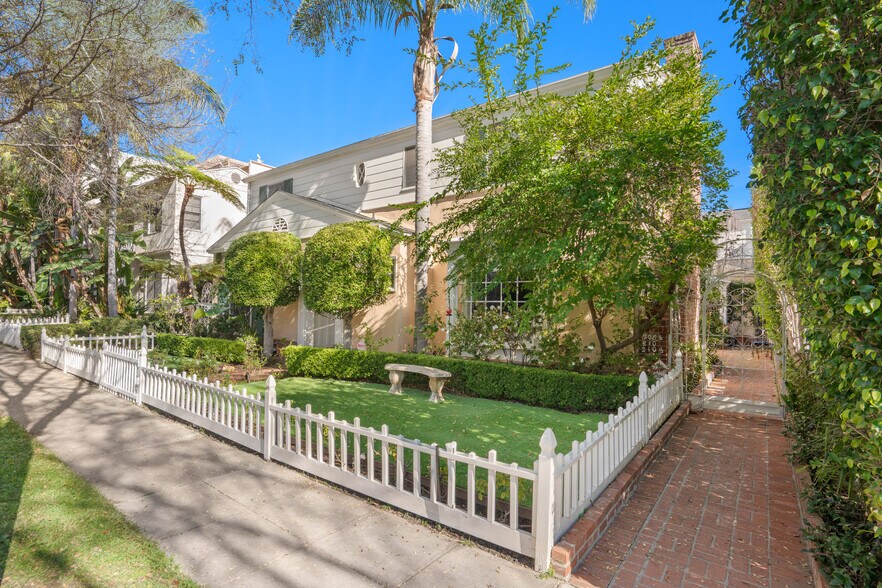 More Photos Of 208 El Camino Dr, Beverly Hills Apartments For Sale
