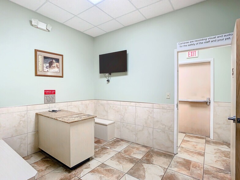 More Photos Of 7313 Lake Underhill Rd, Orlando Freestanding For Sale