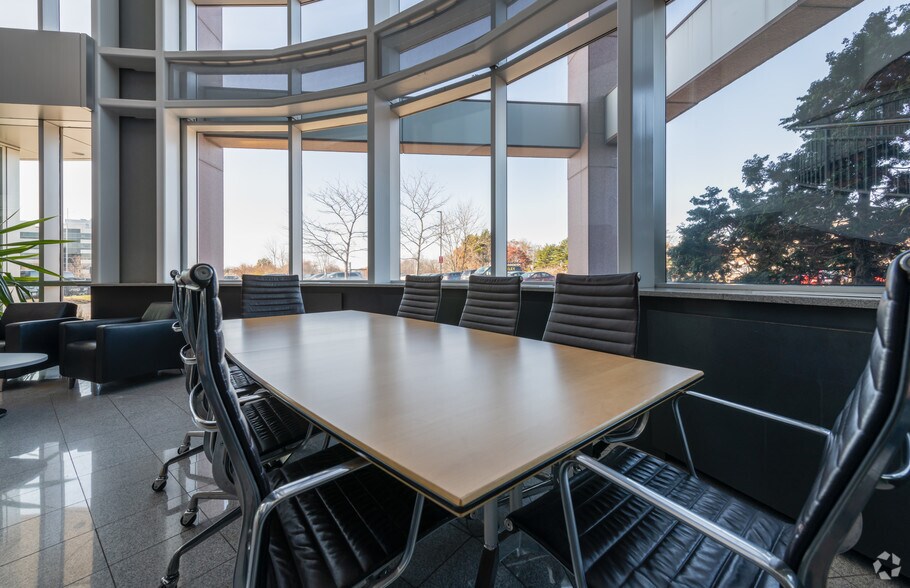 More Photos Of 3 Van de Graaff Dr, Burlington Office For Lease