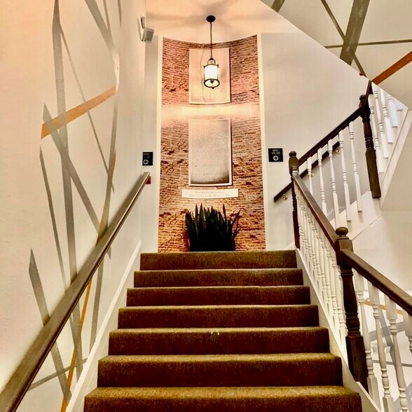 More Photos Of 1205 N Franklin St, Tampa Loft Creative Space For Lease