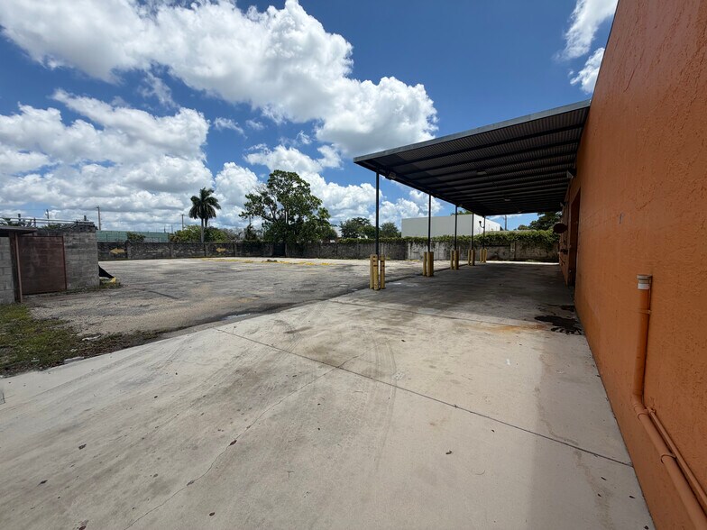 More Photos Of 1636 NE 12th Ter, Fort Lauderdale Manufacturing For Lease