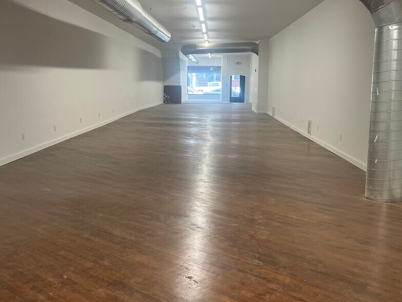 More Photos Of 308 Market St, Philadelphia Storefront Retail Office For Lease