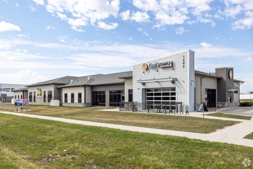 More Photos Of 1606 NW Irvinedale Dr, Ankeny General Retail For Sale