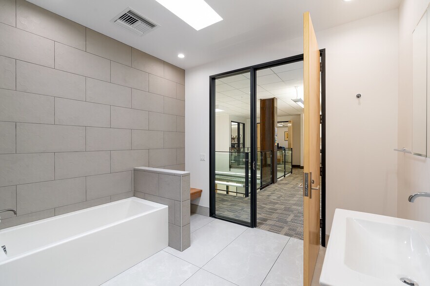 More Photos Of 15-17 Brush Pl, San Francisco Flex For Lease