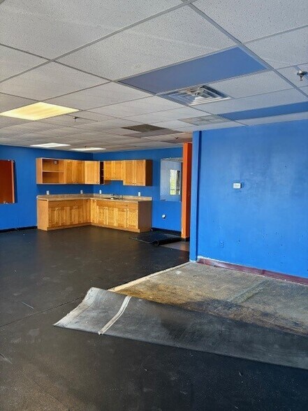 More Photos Of 215 Warren St, Bridgeport Office For Lease