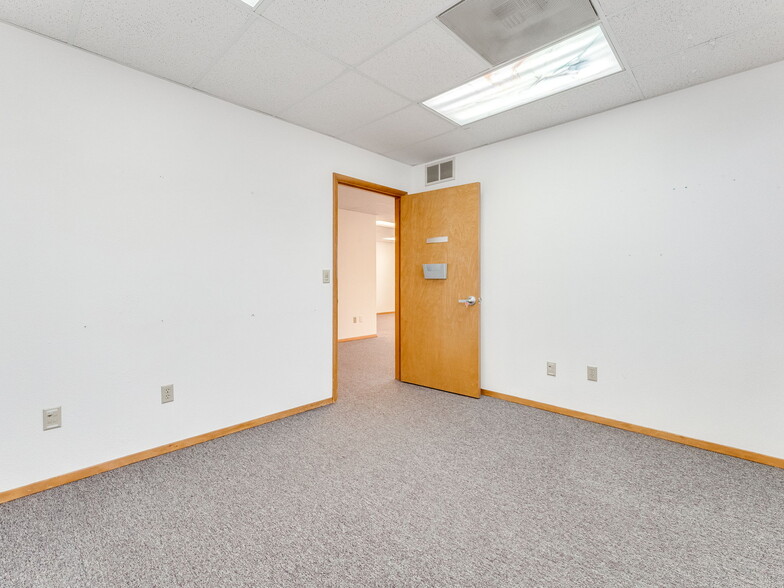 More Photos Of 2275 NE McDaniel Ln, Mcminnville Office For Lease