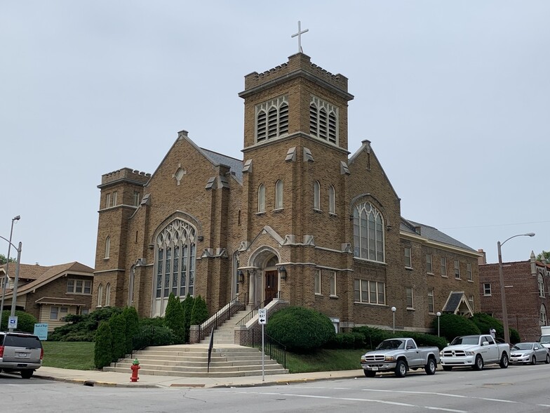 Primary Photo Of 2677 N 40th St, Milwaukee Religious Facility For Sale