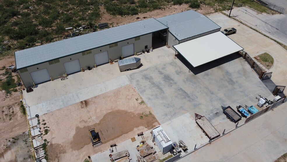 More Photos Of 2200 Garden Ln, Midland Warehouse For Sale