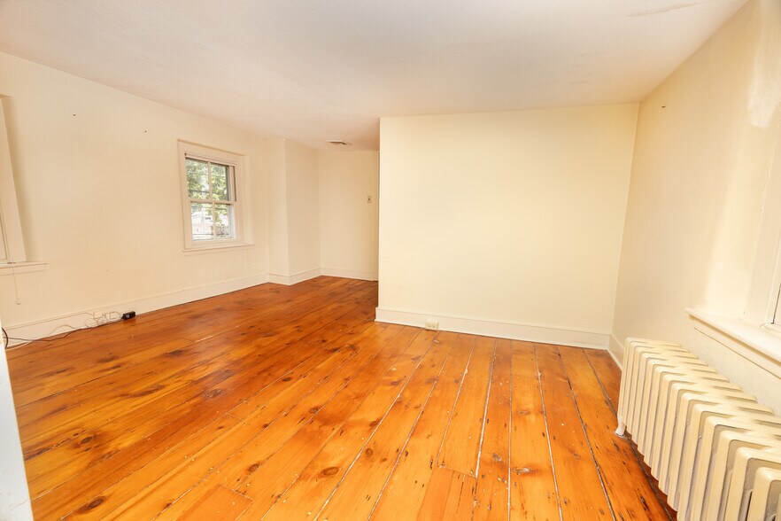More Photos Of 69 E Oakland Ave, Doylestown Office For Sale