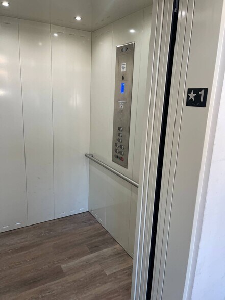 More Photos Of 16 Hampton Rd, Southampton Storefront Retail Office For Sale