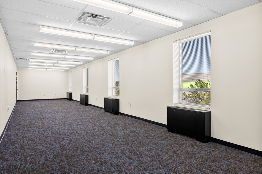 More Photos Of 30-32 N Russell Rd, Albany Office For Sale