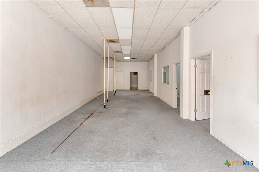 More Photos Of 119 E Main St, Cuero General Retail For Sale
