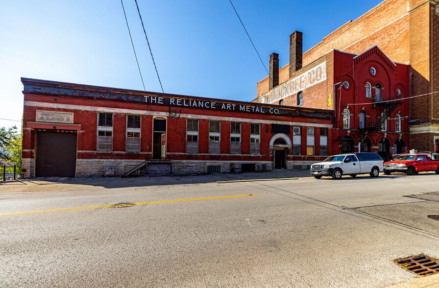 More Photos Of 603 W McMicken Ave, Cincinnati Light Manufacturing For Lease