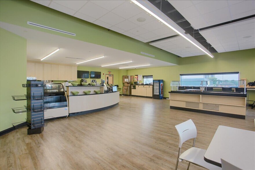 More Photos Of 1000 N Cameron St, Harrisburg Flex For Lease