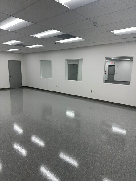 More Photos Of 7050 W State Road 84, Davie Unknown For Lease