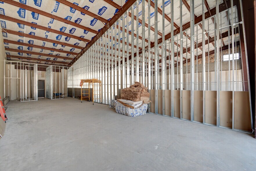 More Photos Of 2209 Blalock Rd, Houston Freestanding For Lease