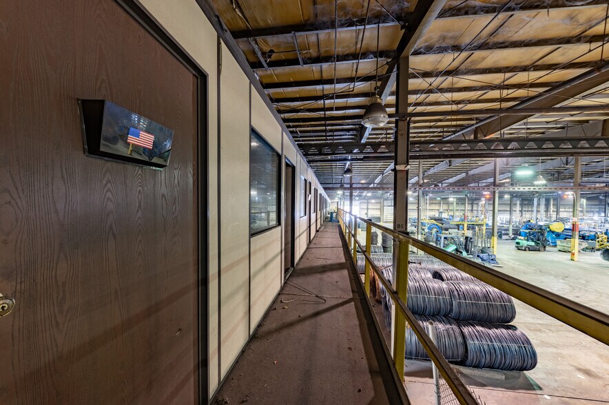 More Photos Of 714 Braddock View Dr, Mount Braddock Warehouse For Lease