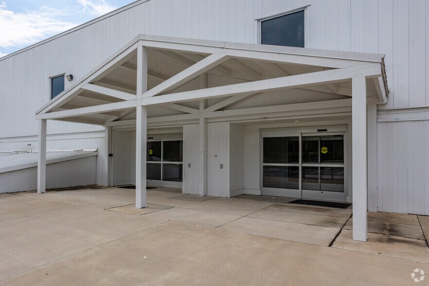 More Photos Of 981 Industrial Park Rd, Columbia Manufacturing For Lease
