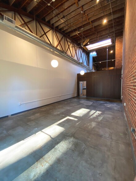 More Photos Of 675 Pulaski St, Athens Loft Creative Space For Lease