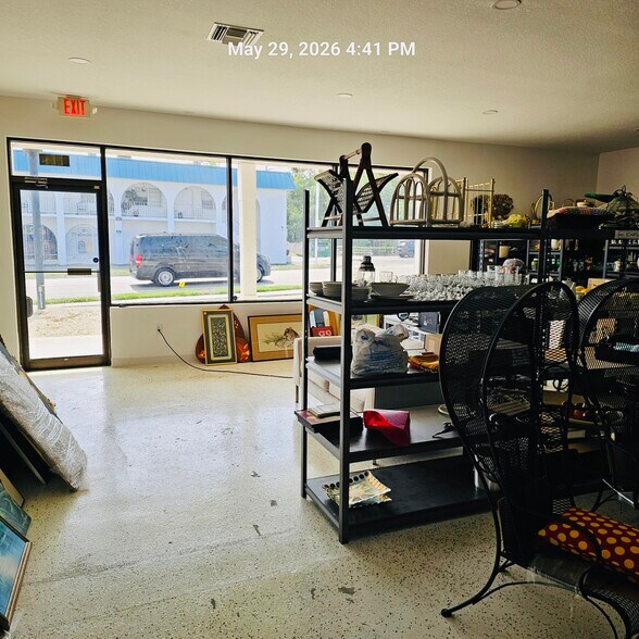 More Photos Of 6435 Gateway Ave, Sarasota General Retail For Lease