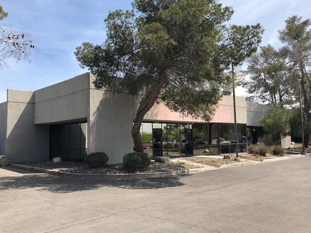 More Photos Of 5 Cactus Garden Dr, Henderson Light Manufacturing For Lease