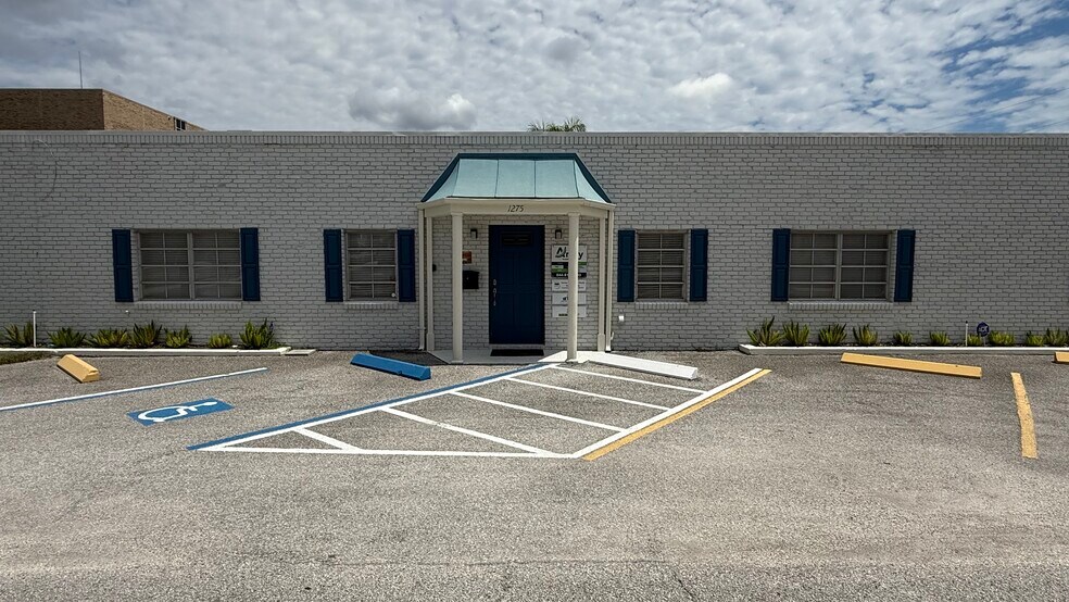 More Photos Of 1275 Cleveland St, Clearwater Medical For Lease