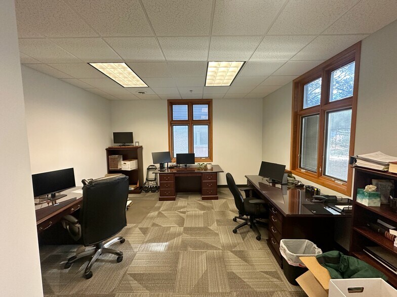 More Photos Of 3011-3019 Village Office Pl, Champaign Office For Lease