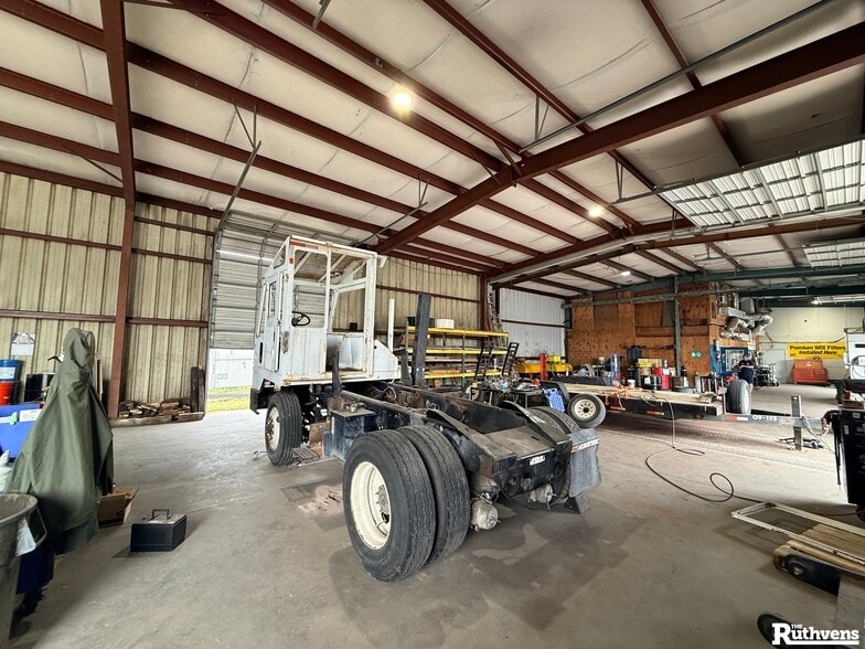 More Photos Of 330 W Brannen Rd, Lakeland Service For Lease