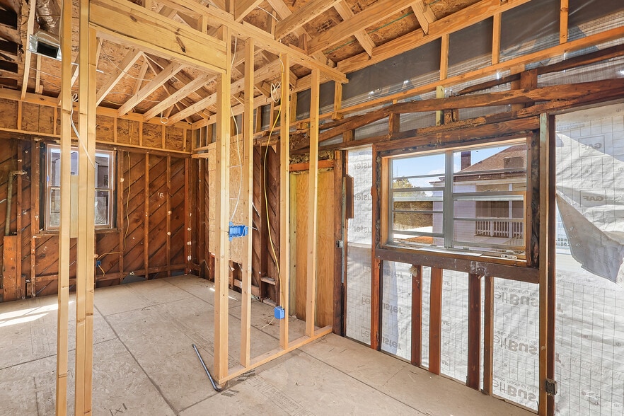 More Photos Of 423 W 42nd St, Savannah General Retail For Sale