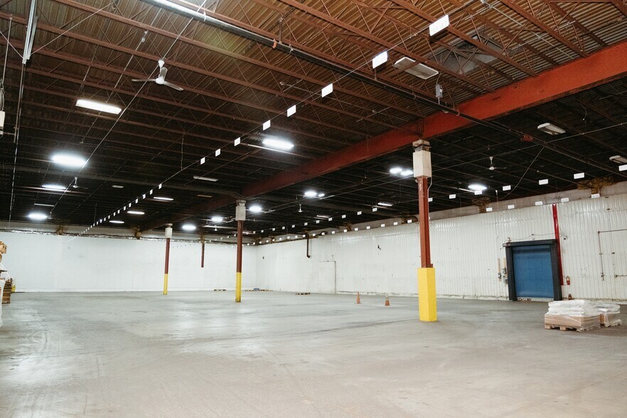 More Photos Of 301 Wilber Ave, Champaign Distribution For Lease