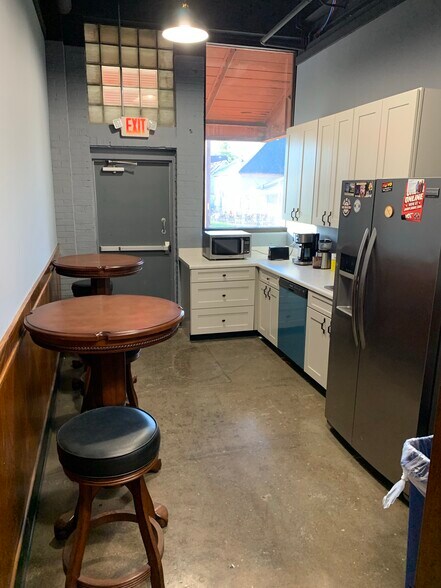 More Photos Of 202 Miley Ave, Indianapolis Manufacturing For Lease