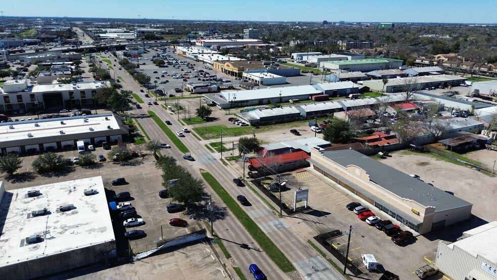 More Photos Of 4914-4918 W 34th St, Houston Unknown For Lease