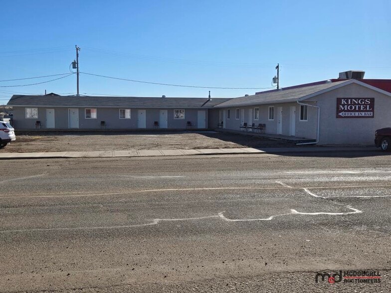 More Photos Of 90 3 Ave W, Shaunavon Hotel For Sale