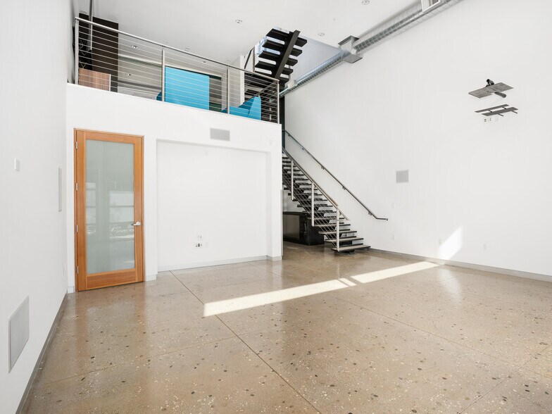 More Photos Of 215-237 California St, El Segundo Loft Creative Space For Sale